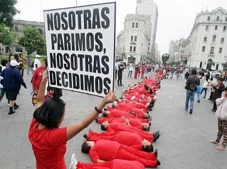 Mujeres se manifiestan por el Derecho al Aborto